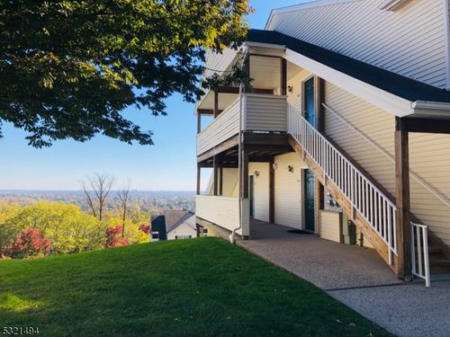 1635 King Ct, Green Brook, NJ, 08812-1729 | Card Image