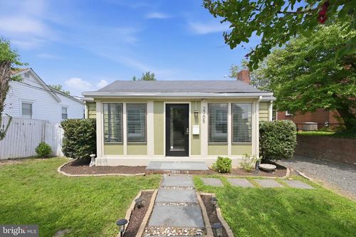 2705 1st Rd S, ARLINGTON, VA, 22204-1824 | Card Image