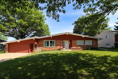 1205 E Ave, Grundy Center, IA, 50638-1025 | Card Image