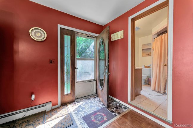interior entry.jpg | Image 13