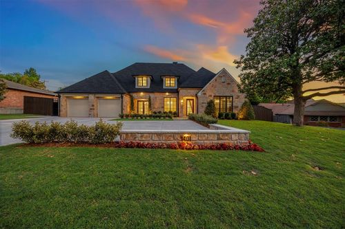 1401 Glenbrook Terrace, Nichols Hills, OK, 73116 | Card Image