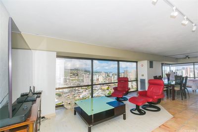 2903 - 1750 Kalakaua Avenue, Home with 2 bedrooms, 2 bathrooms and 1 parking in Honolulu HI | Image 2