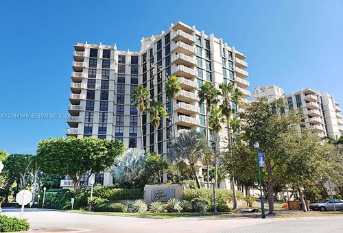 b705-1111 Crandon Blvd, Key Biscayne, FL, 33149-2745 | Card Image