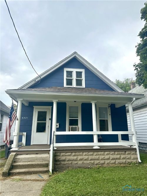 3221 Maple St, Toledo, OH, 43608-1805 | Card Image