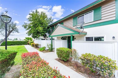 8242 Henderson Grn, Buena Park, CA, 90621-1330 | Card Image