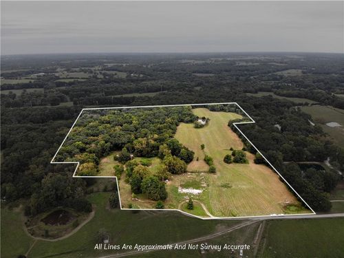 887 Ne 771p Rd, Windsor, MO, 65360-2124 | Card Image