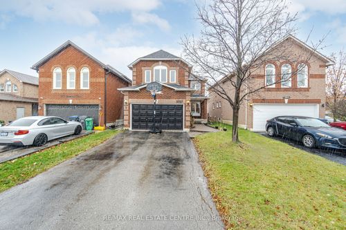3727 Althorpe Cir, Mississauga, ON, L5N7G5 | Card Image