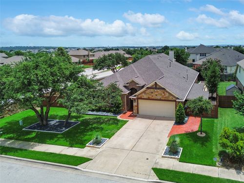 201 Arrezo Ln, Georgetown, TX, 78628-7071 | Card Image