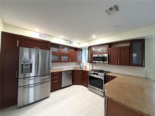 apt-4b-63 Brighton 2nd Pl, Brooklyn, NY, 11235-7067 | Card Image
