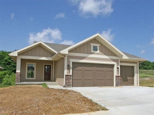 4820 Nw Huonker Court, Riverside, MO, 64150 | Card Image