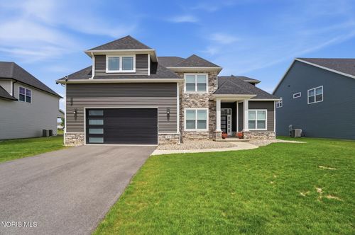17 Hawthorne Xing, Perrysburg, OH, 43551-6808 | Card Image
