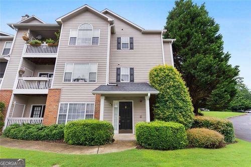 701 Vinings Forest Ln Se, Smyrna, GA, 30080-3942 | Card Image