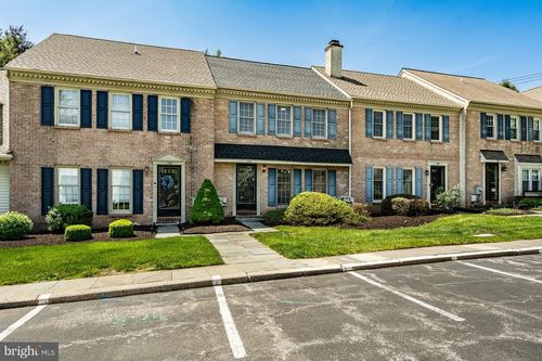 1203 Pointe Ct, CHESTER SPRINGS, PA, 19425-8727 | Card Image