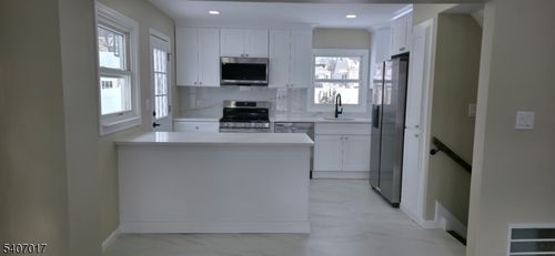 22 Robin Pl, Parlin, NJ, 08859-1635 | Card Image