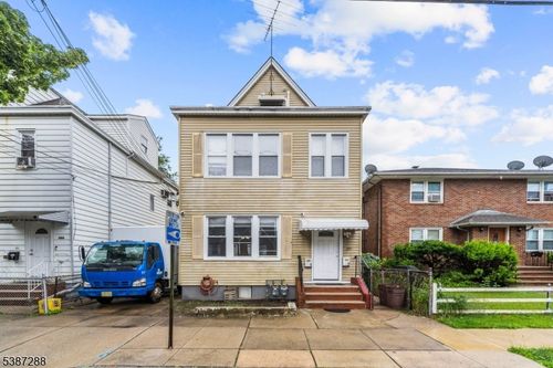 1-105 Van Riper Ave, Clifton, NJ, 07011-1327 | Card Image