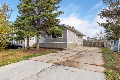 276 Cochrane Cres, House with 4 bedrooms, 3 bathrooms and 4 parking in Fort Mcmurray AB | Card Image