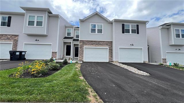 Clayton Ave, Coopersburg, PA 18036