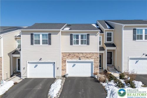 7592 Clayton Ave, COOPERSBURG, PA, 18036-8726 | Card Image