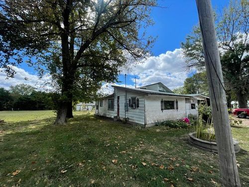 238 E Delta St, Aurora, MO, 65605-1113 | Card Image