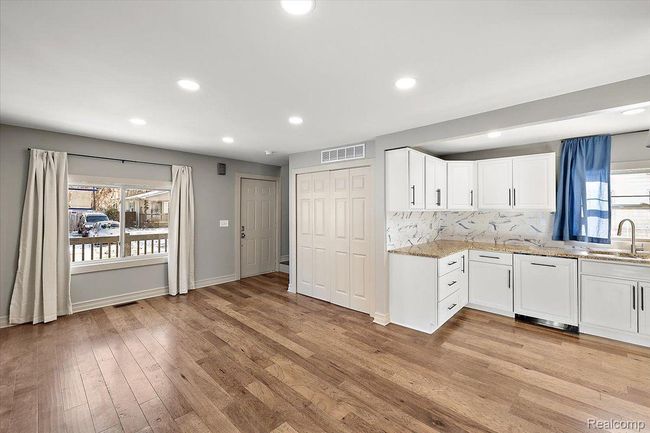 20817 Parkside Blvd, House other with 2 bedrooms, 2 bathrooms and null parking in Ferndale MI | Image 4