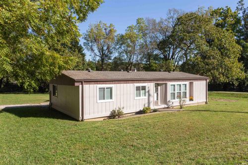 322 S 2nd St, Chandler, IN, 47610-9527 | Card Image