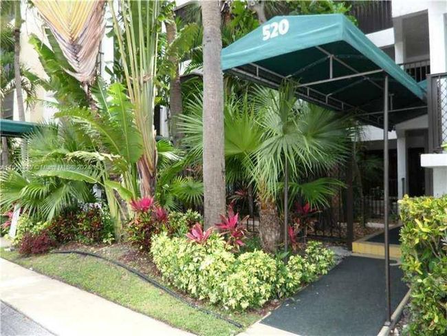 APT-503 - 520 Orton Ave, Condo with 2 bedrooms, 2 bathrooms and null parking in Fort Lauderdale FL | Image 4