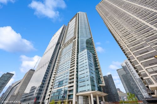 500-340 Randolph St, Chicago, IL, 60601-7439 | Card Image