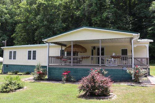 2004 Derby Rd, Appalachia, VA, 24216-3028 | Card Image