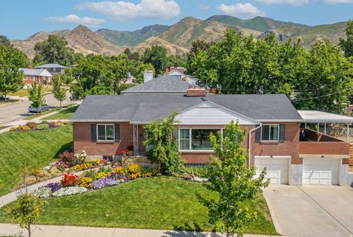 2402 E Beacon Dr, Salt Lake City, UT, 84108-2405 | Card Image