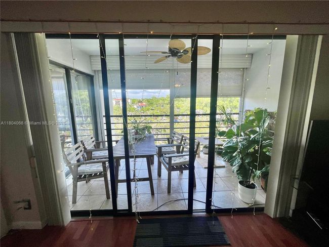 APT-410 - 2312 S Cypress Bend Dr, Condo with 2 bedrooms, 2 bathrooms and null parking in Pompano Beach FL | Image 11