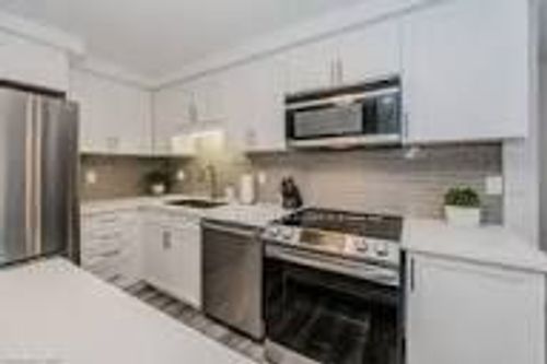 f16-20 Palace St, Kitchener, ON, N2E0J3 | Card Image