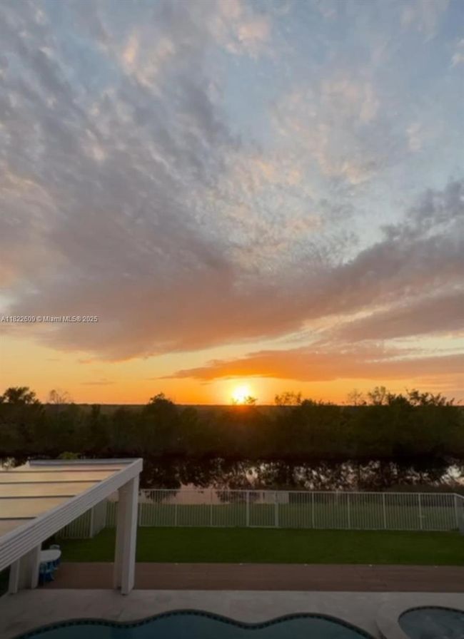 942 Lavender Cir, House other with 4 bedrooms, 3 bathrooms and null parking in Weston FL | Image 57