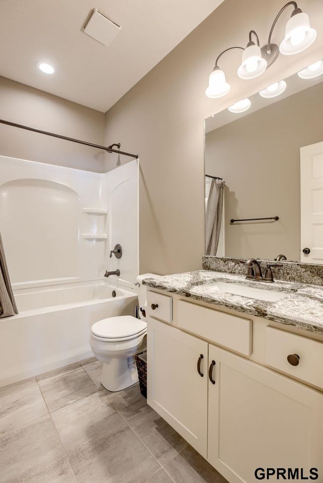 7810 S 184 Th Ave, House other with 4 bedrooms, 3 bathrooms and 3 parking in Omaha NE | Image 27