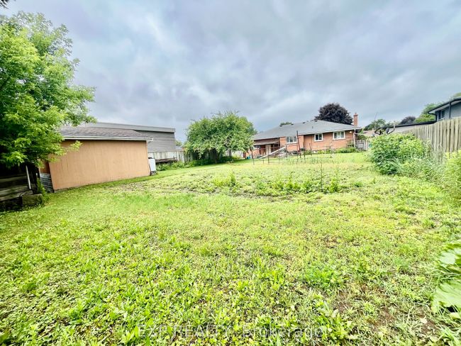 134 Alison Ave, Home with 3 bedrooms, 2 bathrooms and 4 parking in Cambridge ON | Image 22