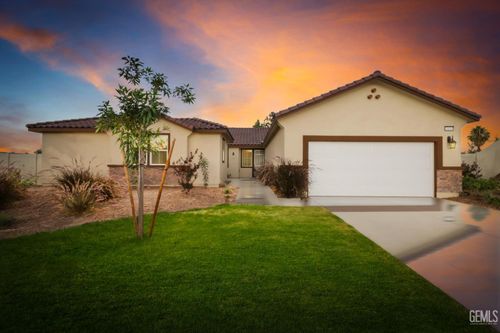 5608 Levanto St, Bakersfield, CA, 93306-9592 | Card Image