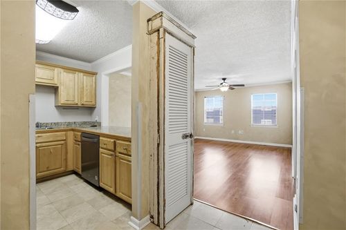 215-4735 Government St, Baton Rouge, LA, 70806-5865 | Card Image