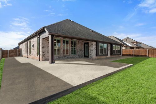 137 Fireberry Dr, Glenn Heights, TX, 75154-7979 | Card Image