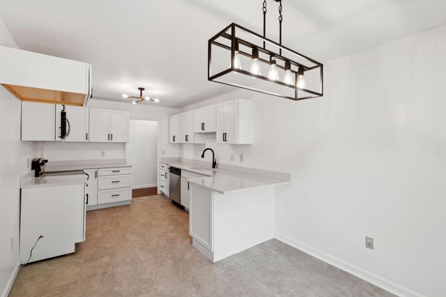 Kitchen | Image 12