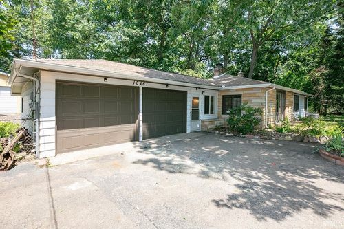 10461 Glenwood Ave, Osceola, IN, 46561-9449 | Card Image