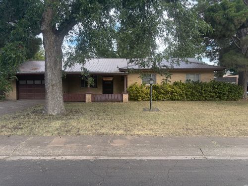 1506 Bryan Cir, Carlsbad, NM, 88220-4112 | Card Image