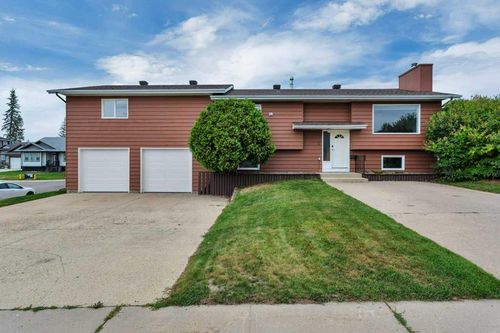 3 Goodacre Close, Red Deer, AB, T4P3A3 | Card Image