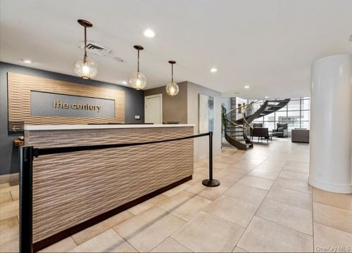 apt-3f-100 Cuttermill Rd, Great Neck, NY, 11021-3112 | Card Image