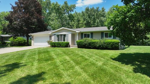 7106 Partridge Dr, Flushing, MI, 48433-8853 | Card Image