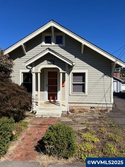 129 Fiske St, Silverton, OR, 97381-2012 | Card Image