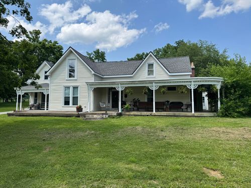 400 W Main St, Fairfield, KY, 40020-8015 | Card Image