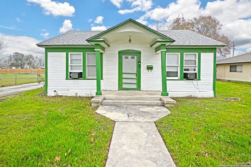 100-968 E Cedar St, Seguin, TX, 78155-3844 | Card Image