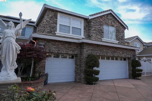 5230 Henderson Ct, Antioch, CA, 94531-9095 | Card Image