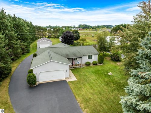 3751 Zimmerman Rd, Traverse City, MI, 49685-9001 | Card Image