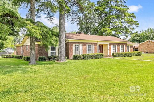 2106 Wildwood Dr, Brewton, AL, 36426-2938 | Card Image