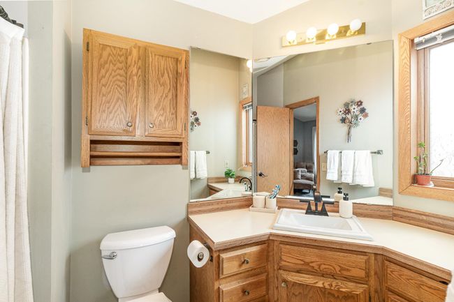 Primary room with private 3/4 bath | Image 14
